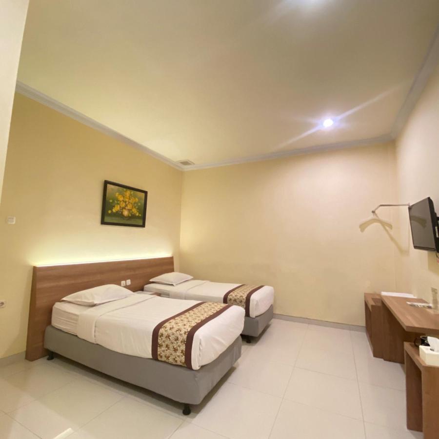 Riverstone Hotel & Cottage Batu  Exterior photo