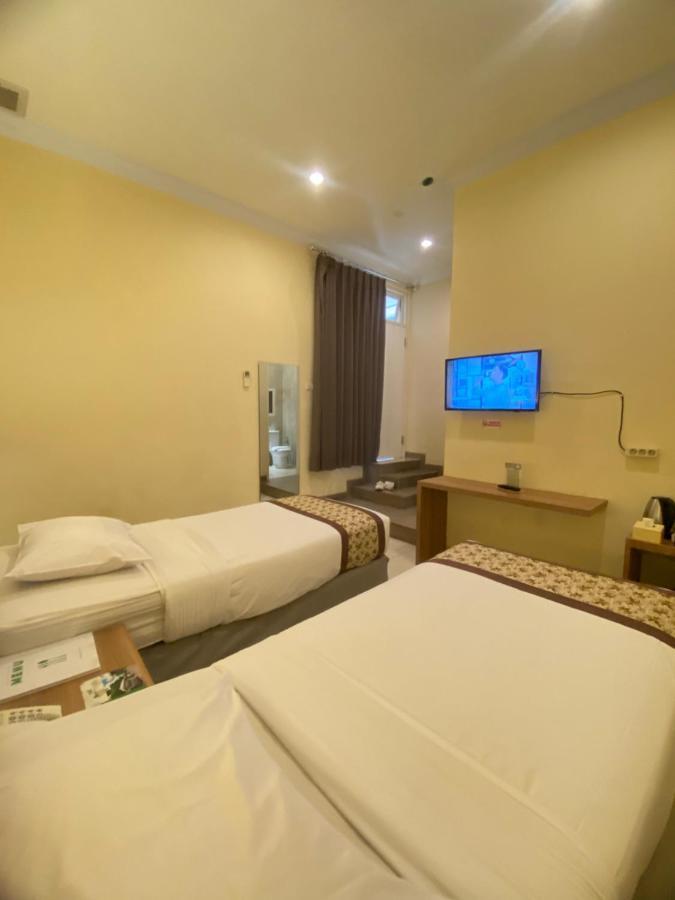 Riverstone Hotel & Cottage Batu  Exterior photo
