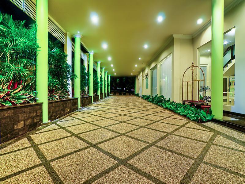 Riverstone Hotel & Cottage Batu  Exterior photo