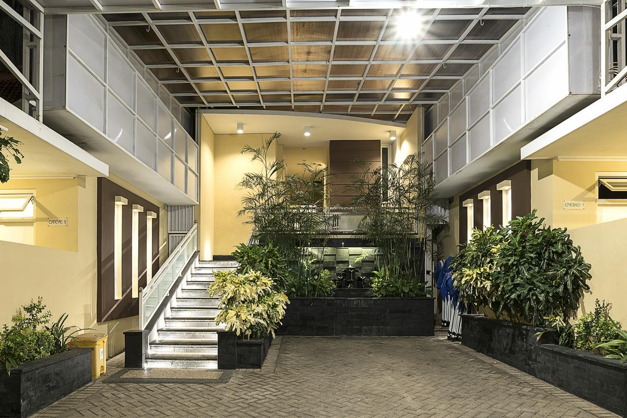 Riverstone Hotel & Cottage Batu  Exterior photo